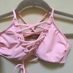 Medium, women’s bathing suit